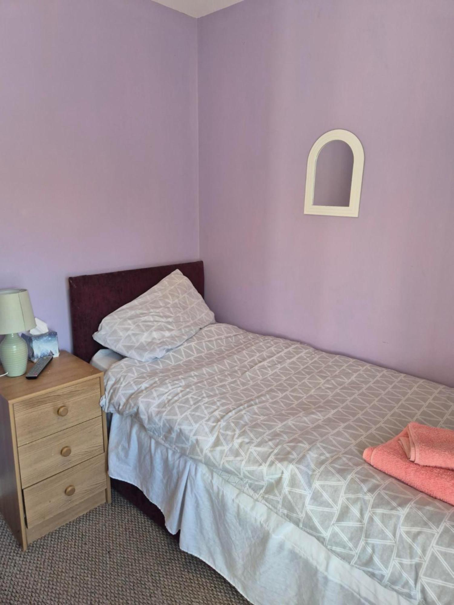 Accomadation Wrexham Exterior photo