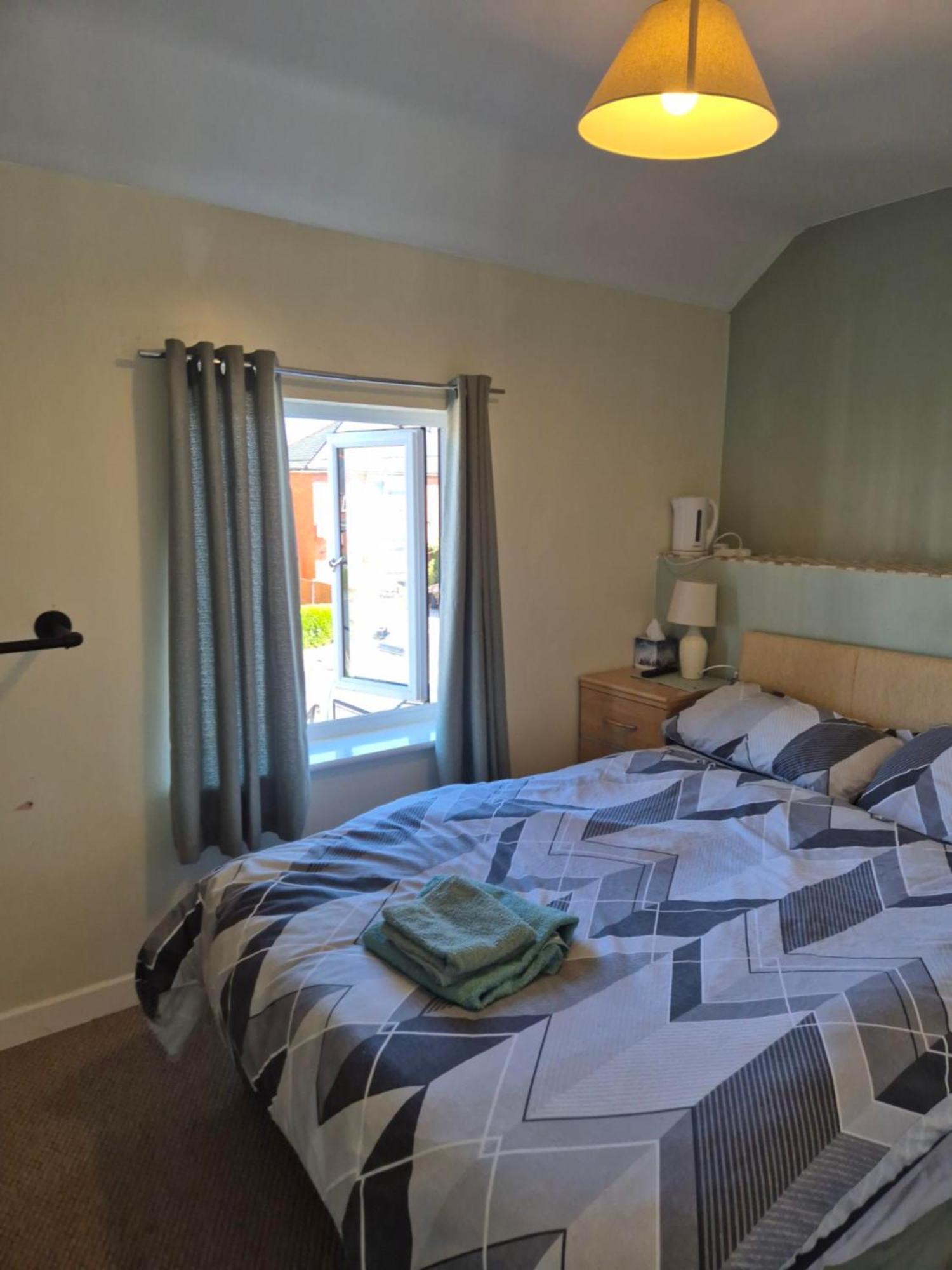 Accomadation Wrexham Exterior photo