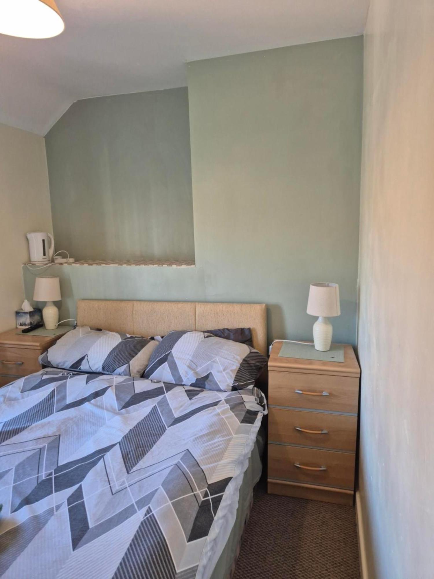 Accomadation Wrexham Exterior photo