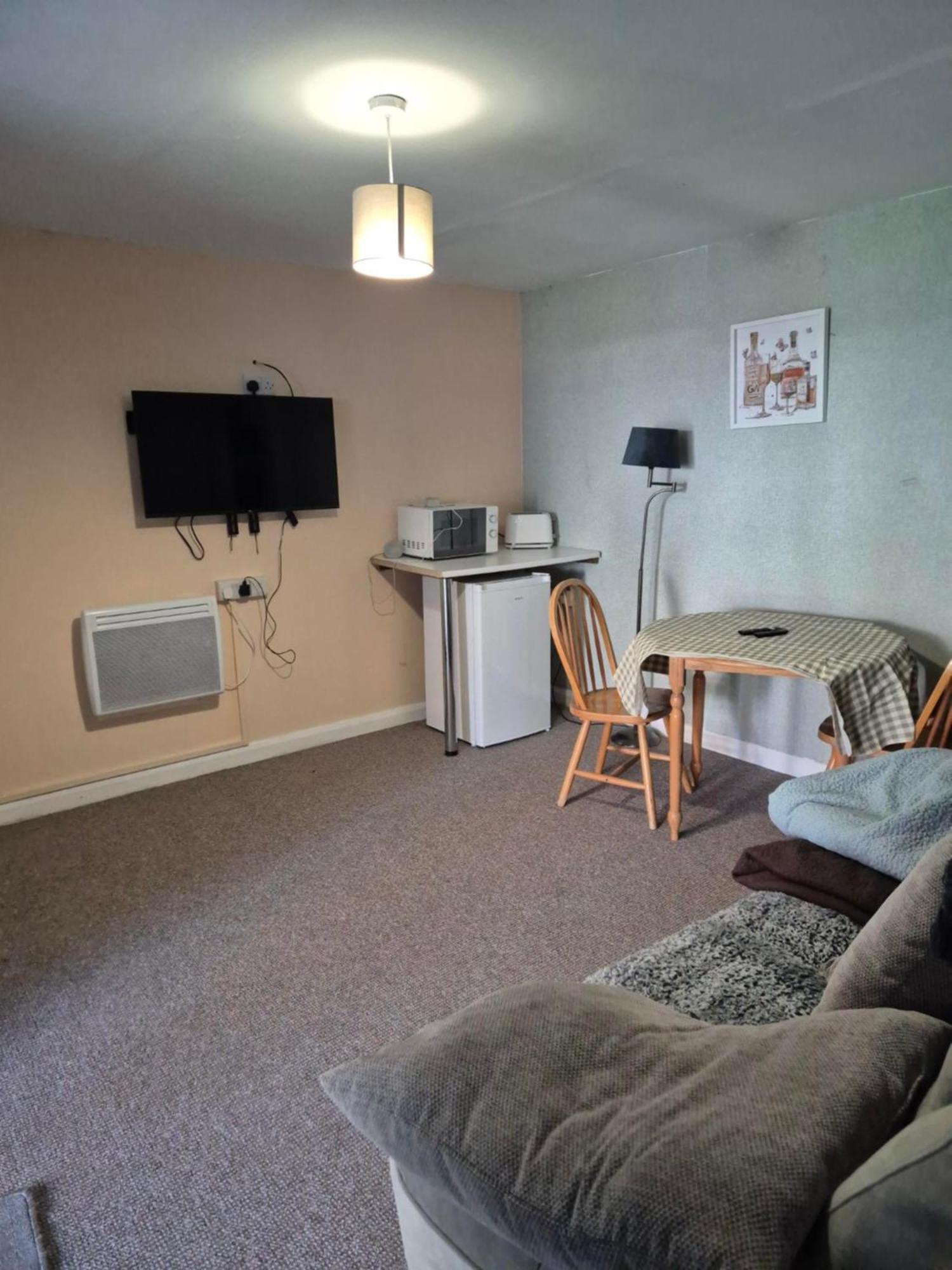Accomadation Wrexham Exterior photo