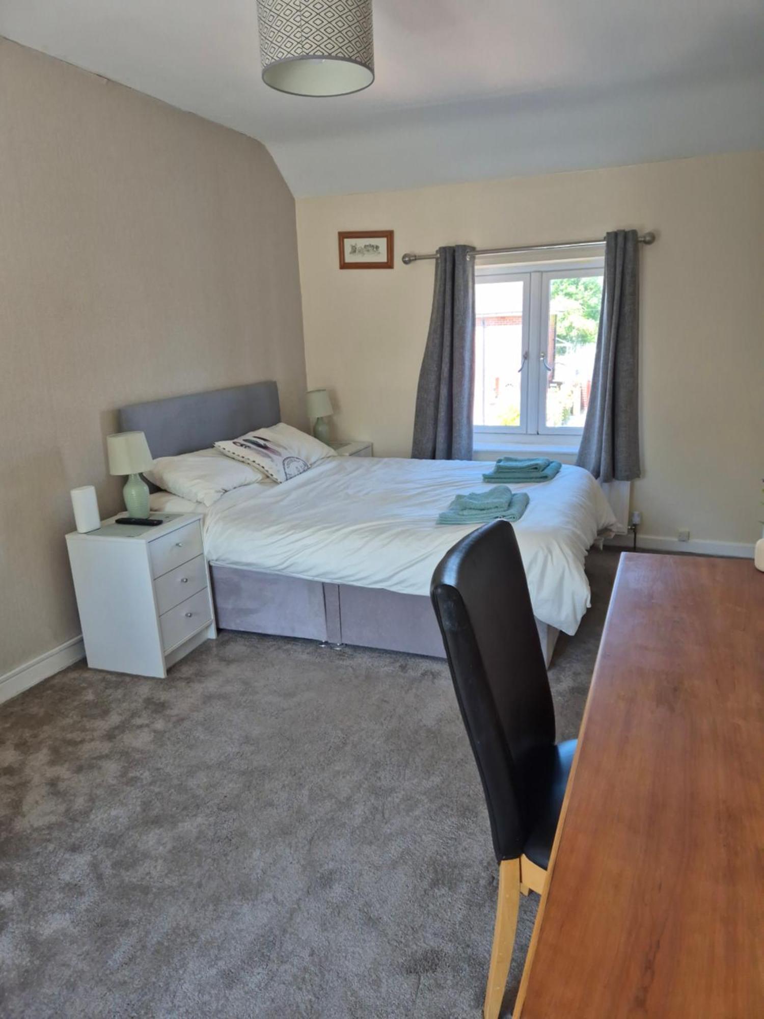 Accomadation Wrexham Exterior photo